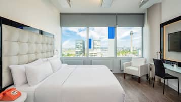 Premium Double | Premium bedding, minibar, desk, blackout drapes