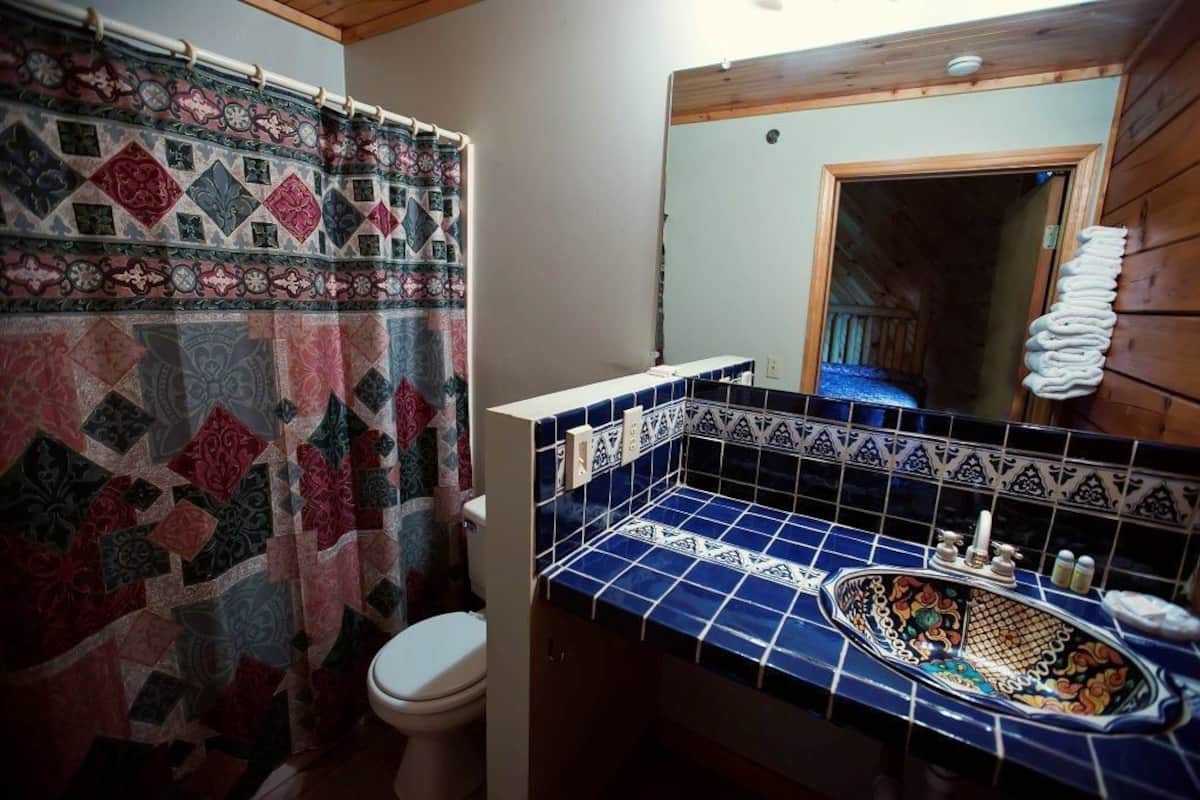 standard room, 2 queen beds, non smoking | bathroom | shower, hair dryer, towels