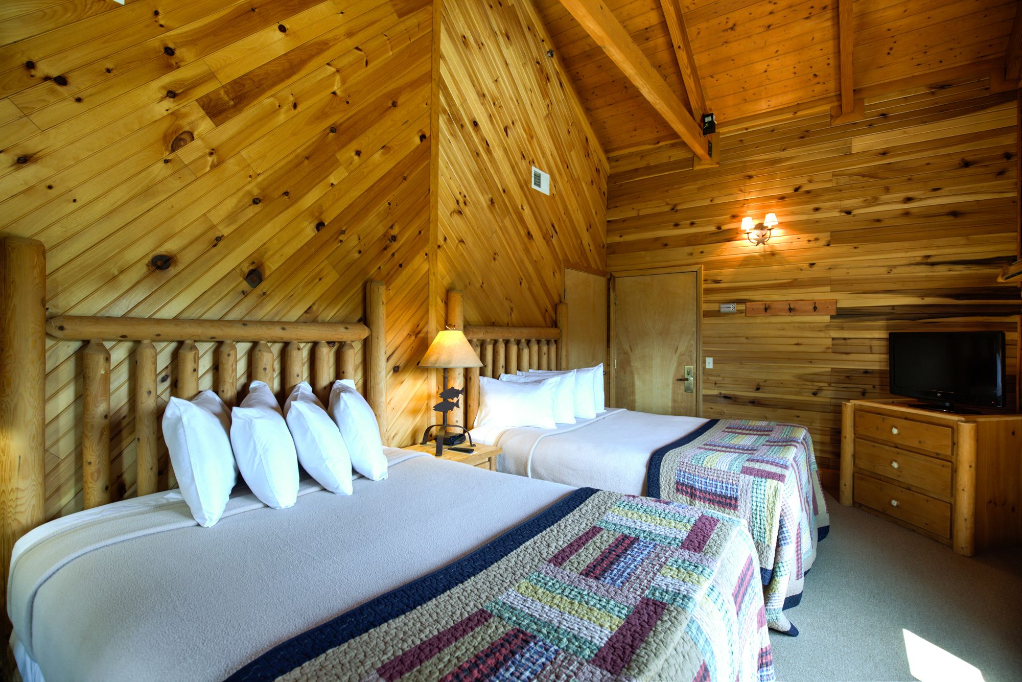 standard room, 2 queen beds, non smoking | desk, free wifi, bed sheets