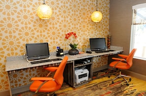 Business center - Holiday Inn Express Covington-Madisonville by IHG (Covington)