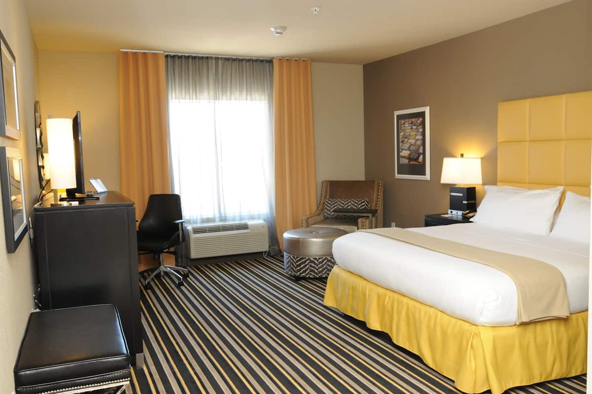 In-room safe, desk, iron/ironing board, free WiFi