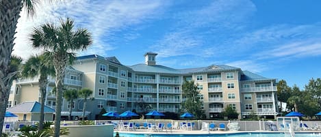 Indoor pool, 2 outdoor pools, pool umbrellas, pool loungers