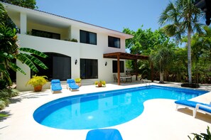 Piscine extérieure