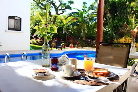 Desayuno continental incluido todos los días