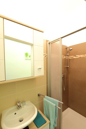 Condo, 1 Bedroom | Bathroom | Shower, hair dryer