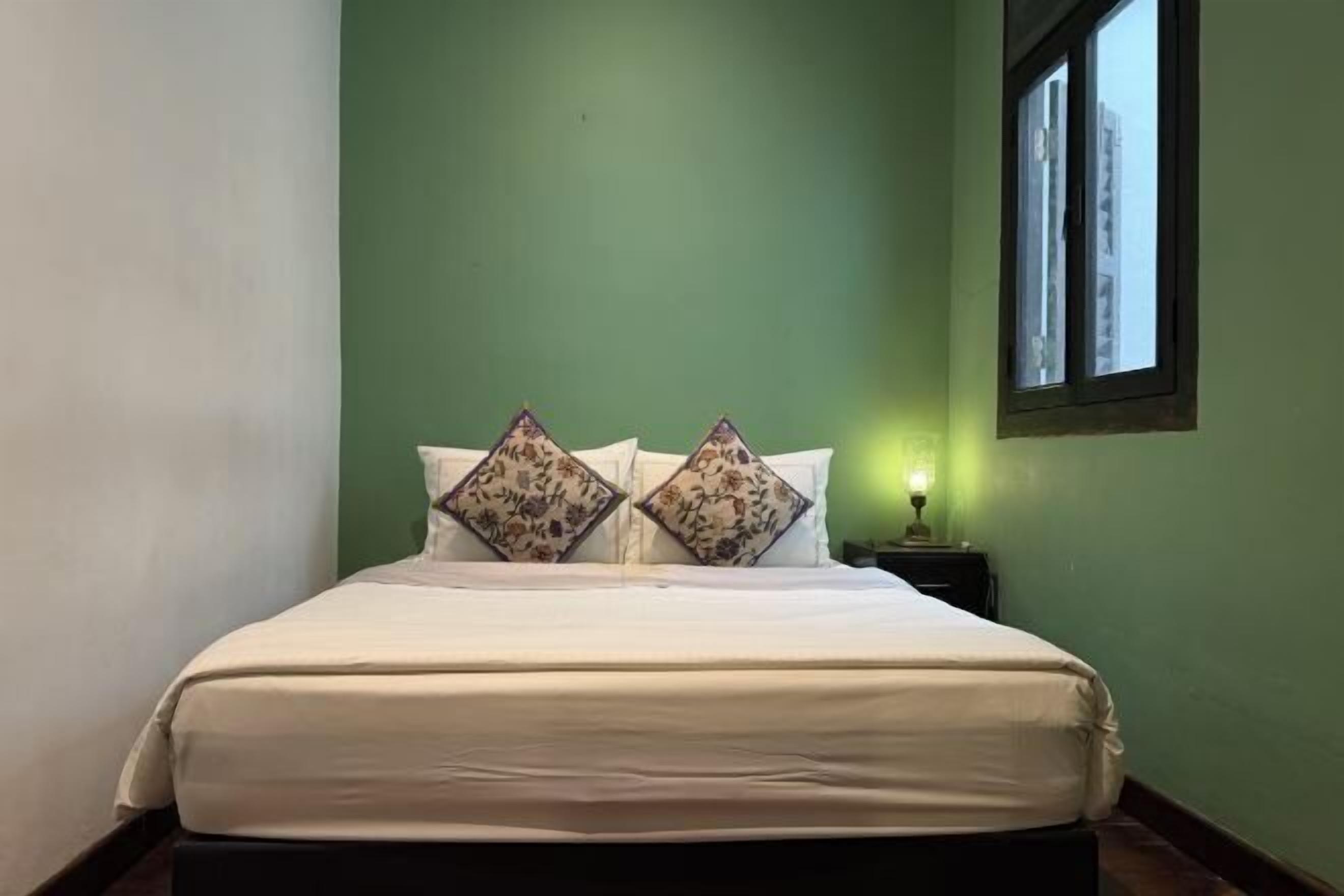 Caja de seguridad en la habitación y decoración personalizada 