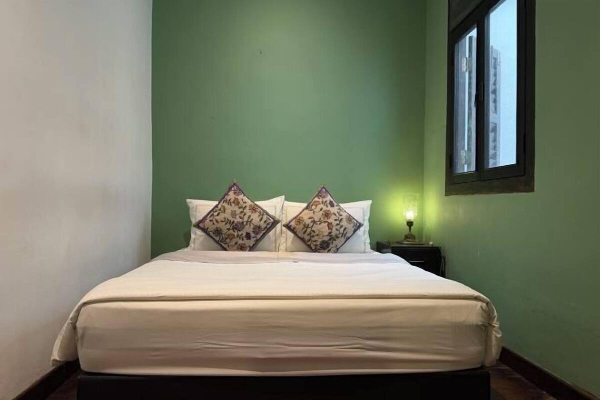 Caja de seguridad en la habitación y decoración personalizada