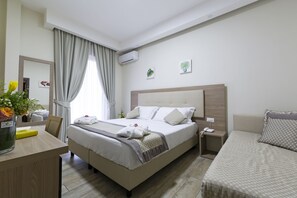 Escrivaninha, Wi-Fi de cortesia, roupa de cama