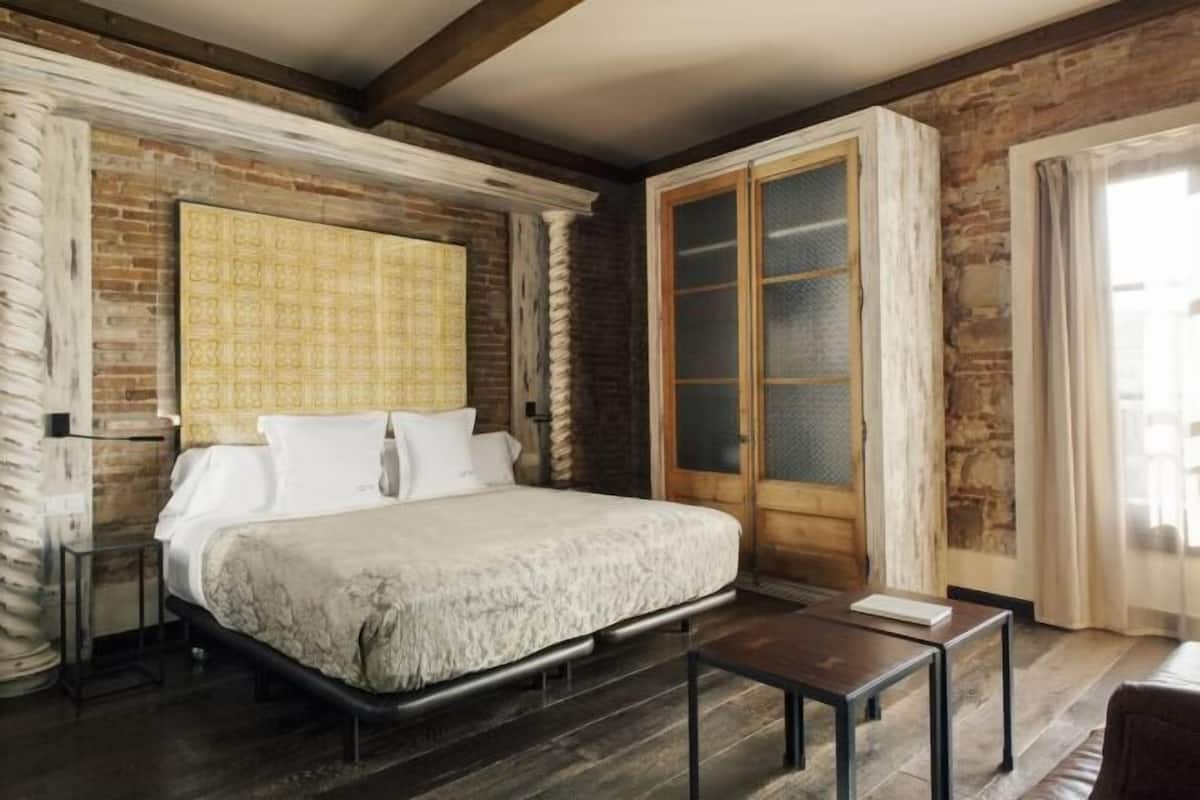 Premium bedding, minibar, in-room safe, individually decorated