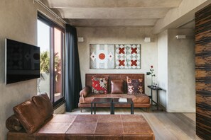 Premium bedding, minibar, in-room safe, individually decorated - Arai Aparthotel (Barcelona)