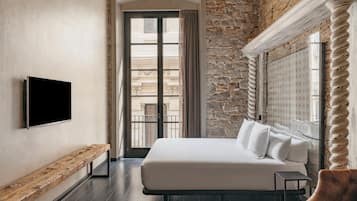 Deluxe | Luxe beddengoed, een minibar, een kluis op de kamer