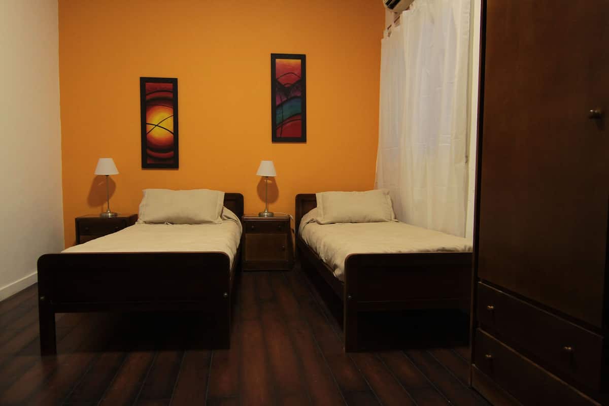 Pillowtop beds, in-room safe, desk, blackout drapes