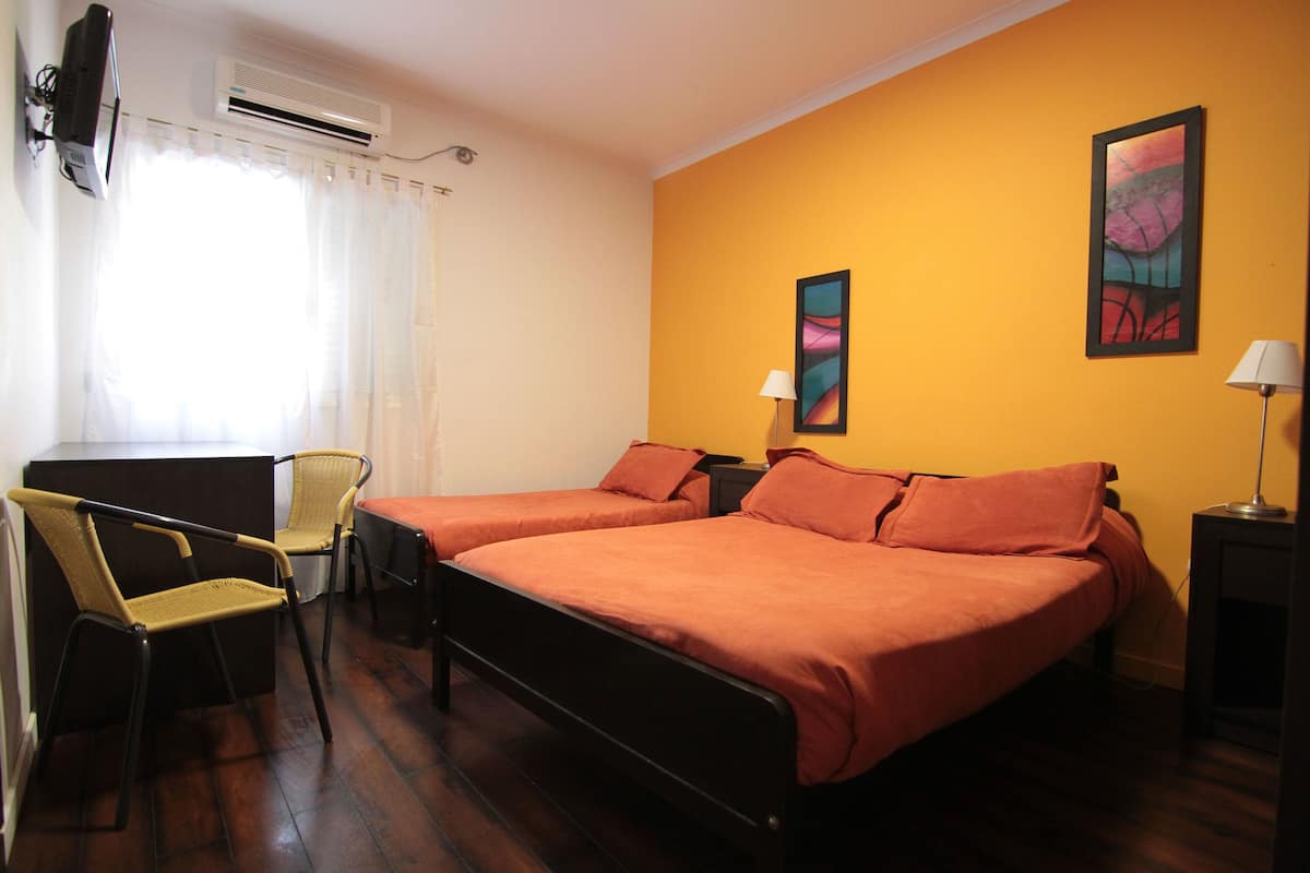 Pillowtop beds, in-room safe, desk, blackout drapes