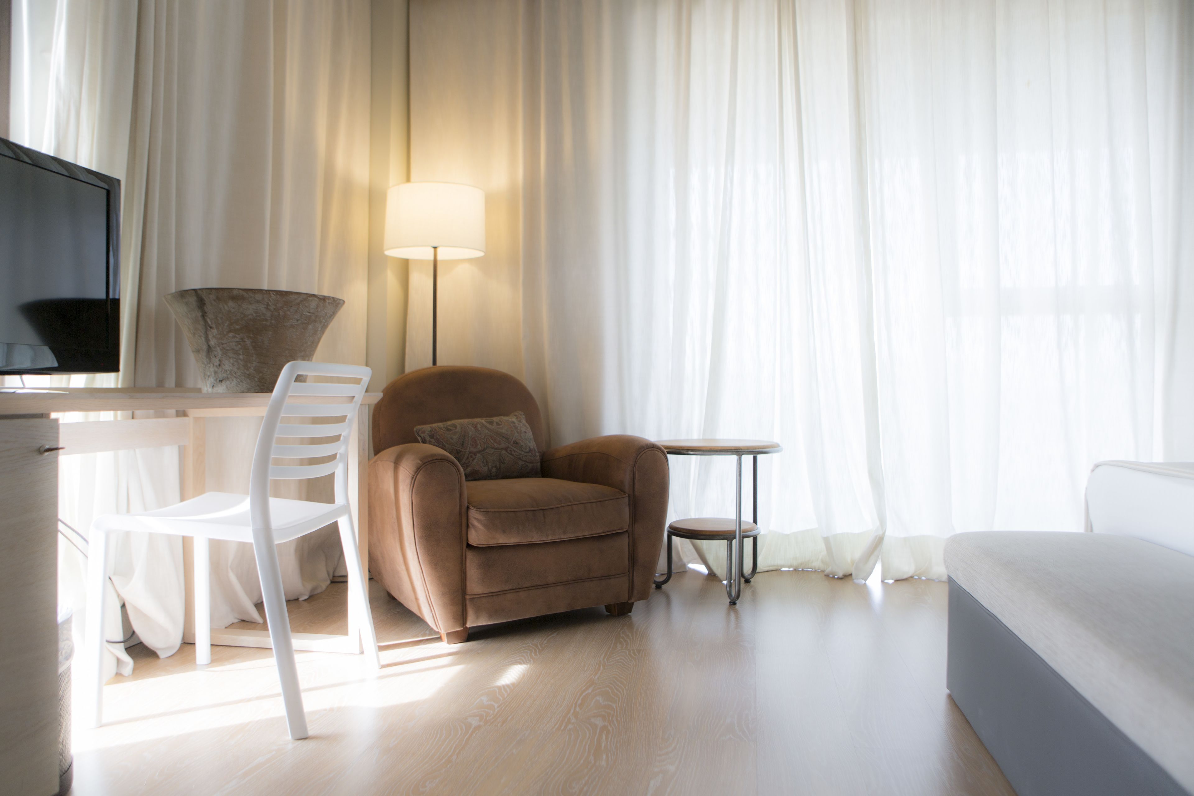 1 bedroom, premium bedding, down duvets, minibar