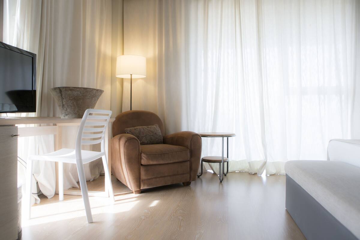 1 bedroom, premium bedding, down duvets, minibar