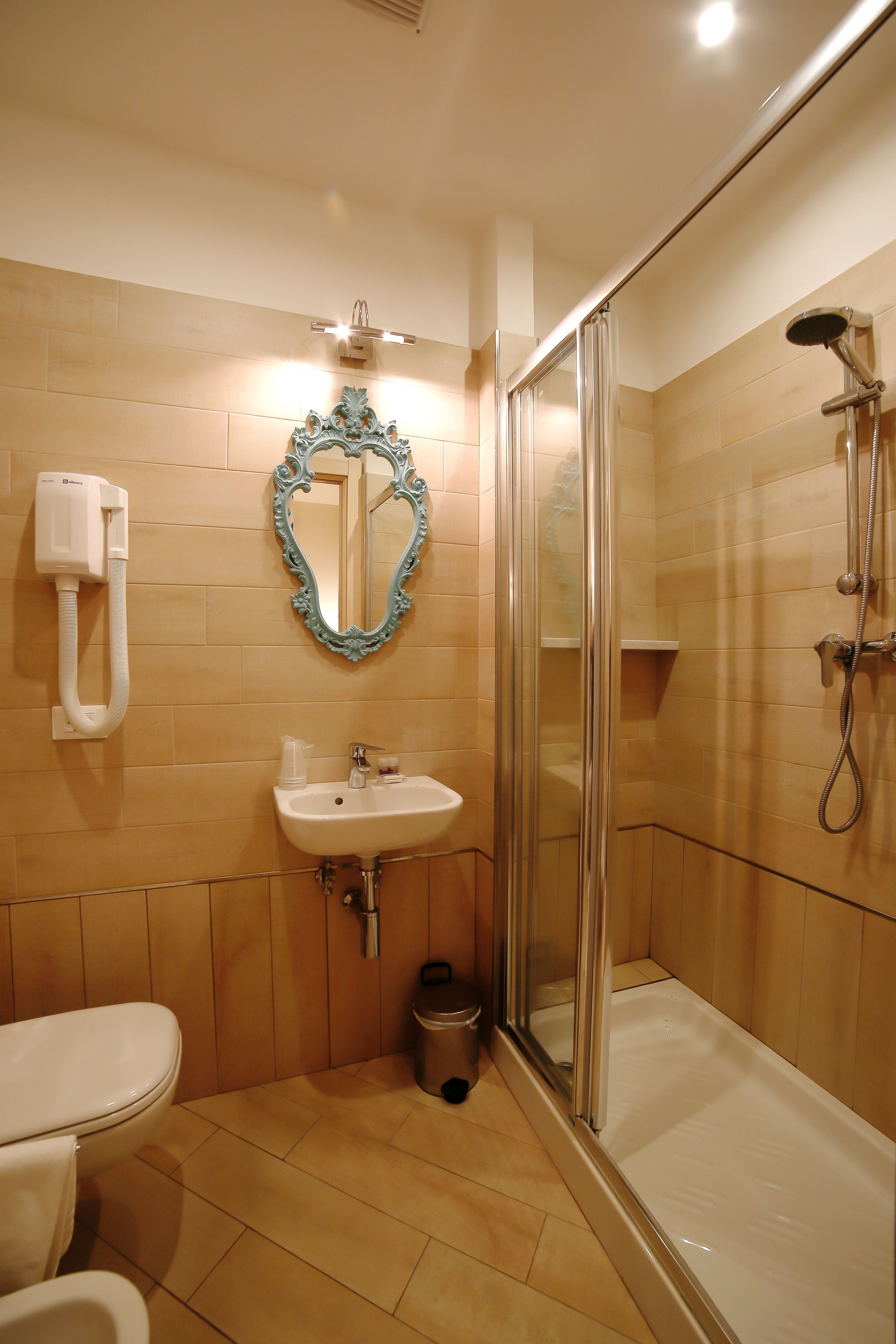 comfort double room, balcony | bathroom | shower, free toiletries, hair dryer, bidet