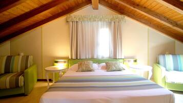 Attico Standard | Una cassaforte in camera, una scrivania, Wi-Fi gratuito, lenzuola