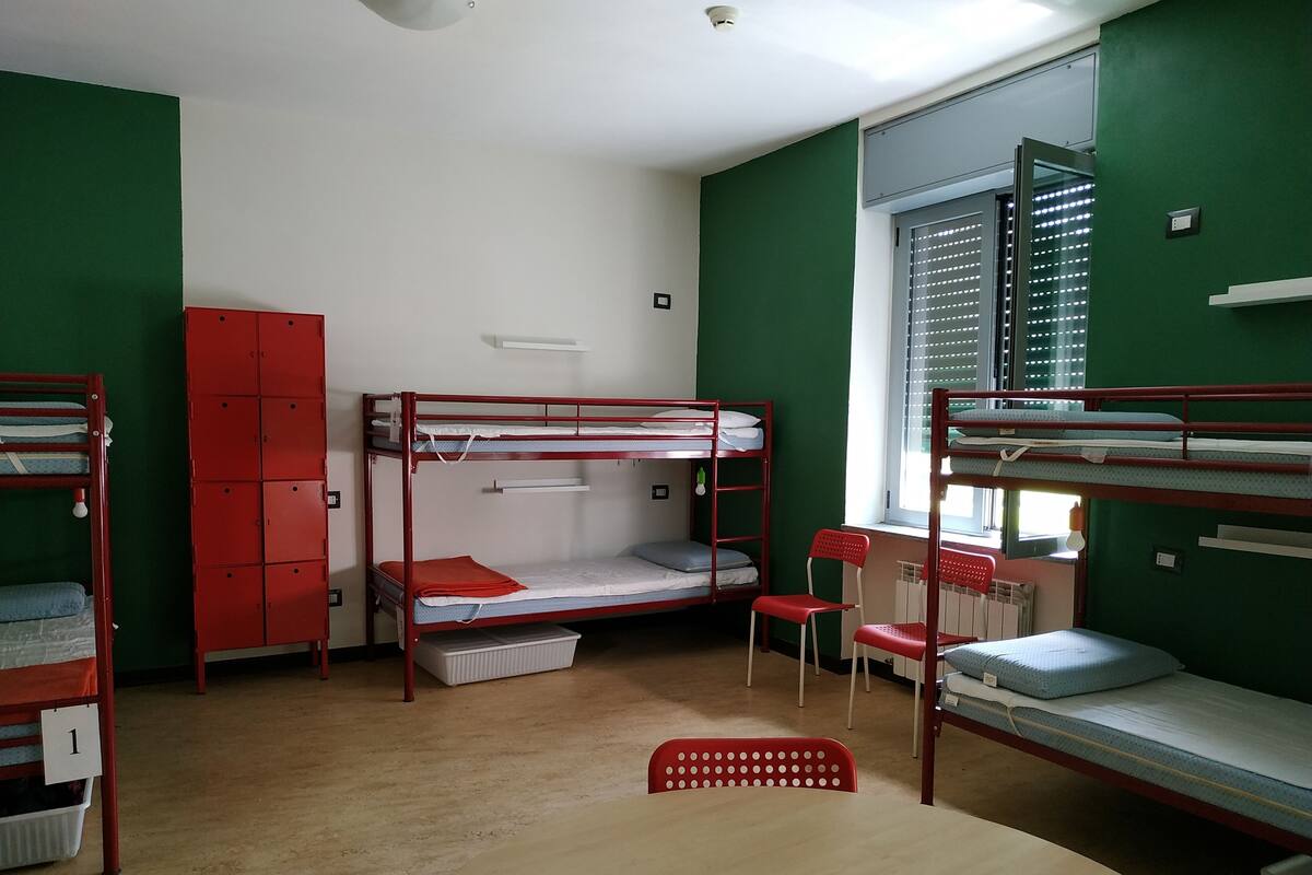 Shared Dormitory, Men only | In-room safe, individually furnished, free WiFi