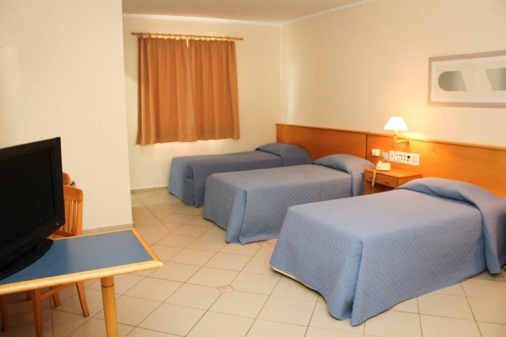 standard single room, 3 single beds | 1 bedroom, minibar, desk, laptop workspace