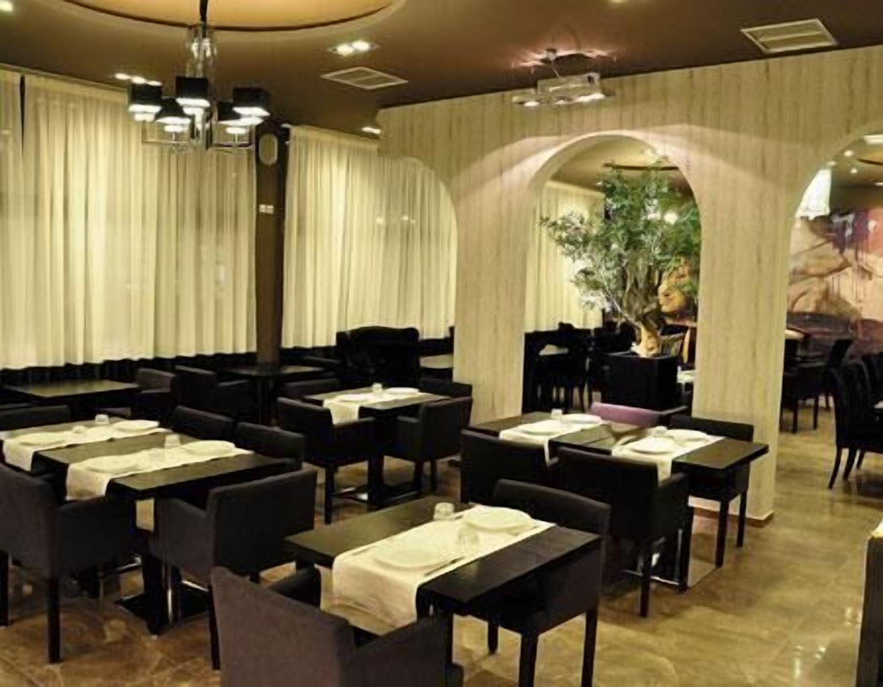 lunch and dinner served, greek cuisine