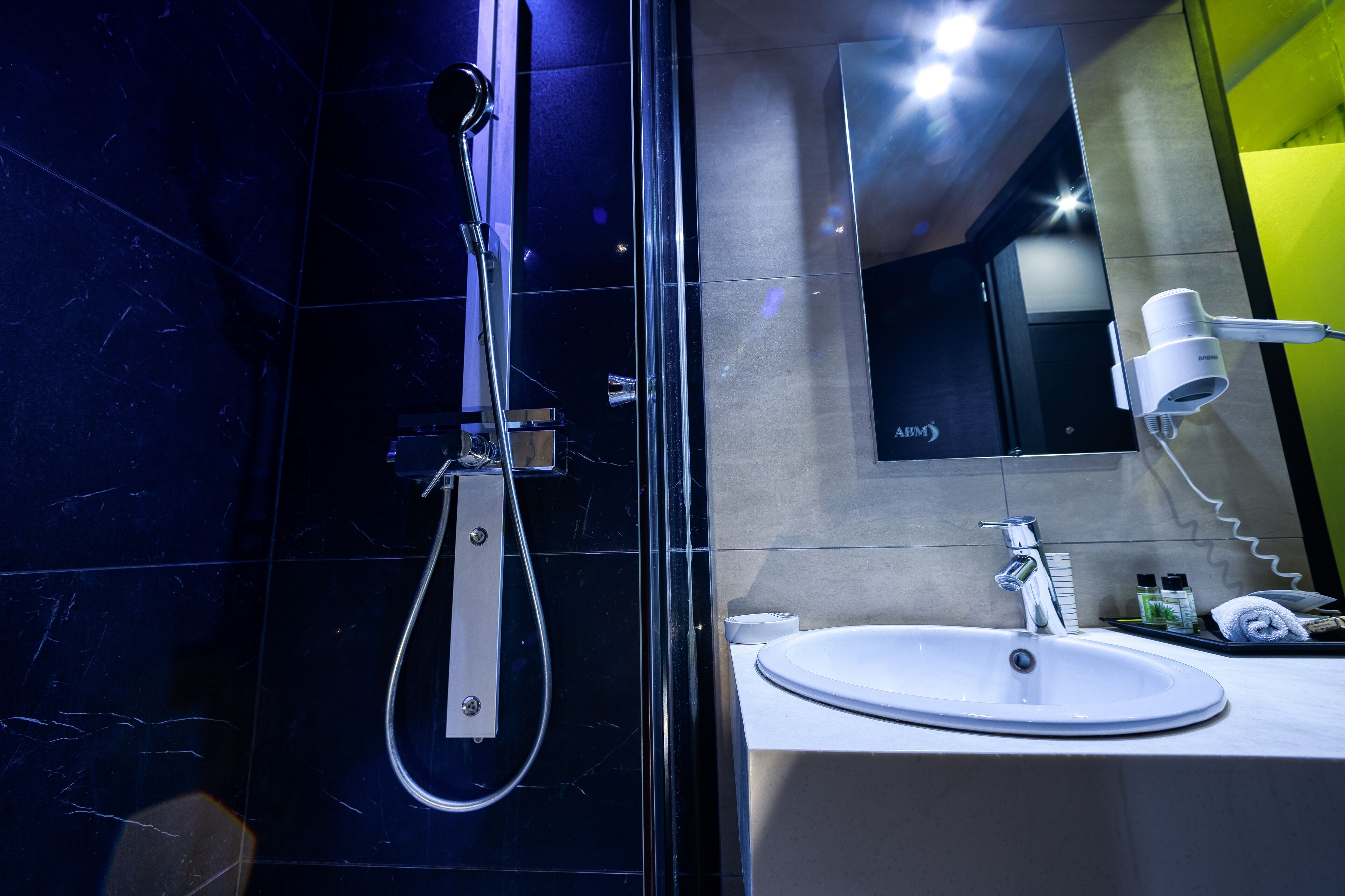 standard triple room | bathroom | shower, designer toiletries, hair dryer, bathrobes