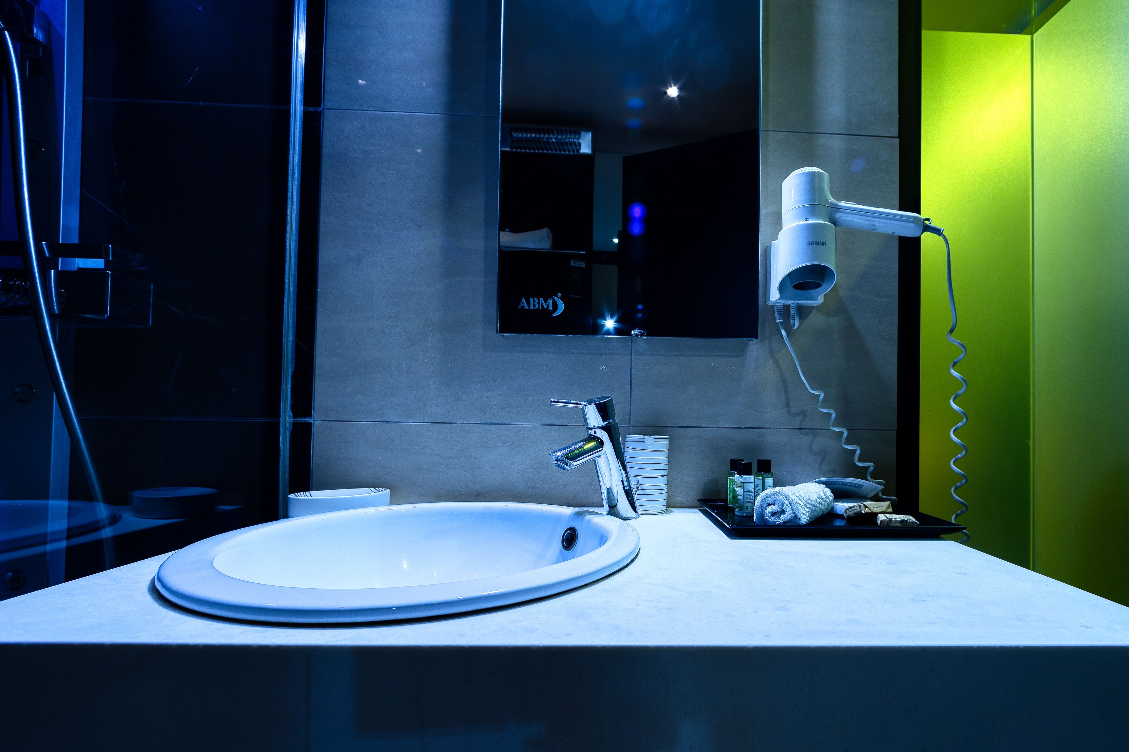 standard triple room | bathroom | shower, designer toiletries, hair dryer, bathrobes