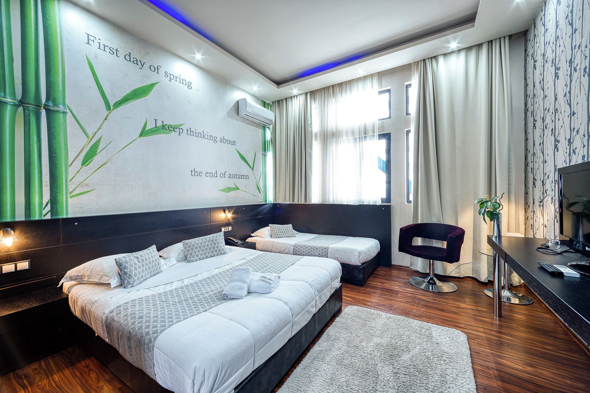 标准三人房 | 意大利 Frette 床单、高档床上用品、迷你吧、客房内保险箱