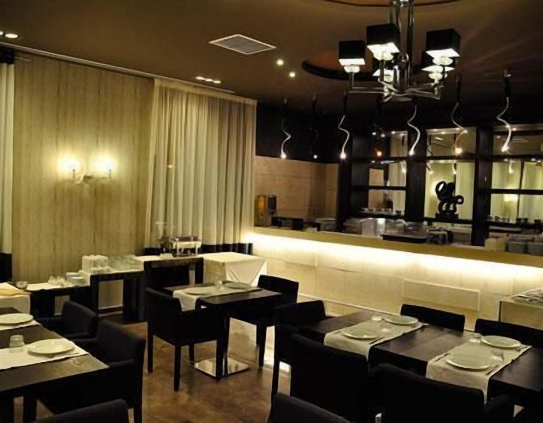 lunch and dinner served, greek cuisine