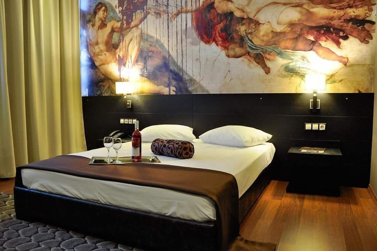 Italienska Frette-lakan, sängtillbehör av högsta kvalitet och minibar