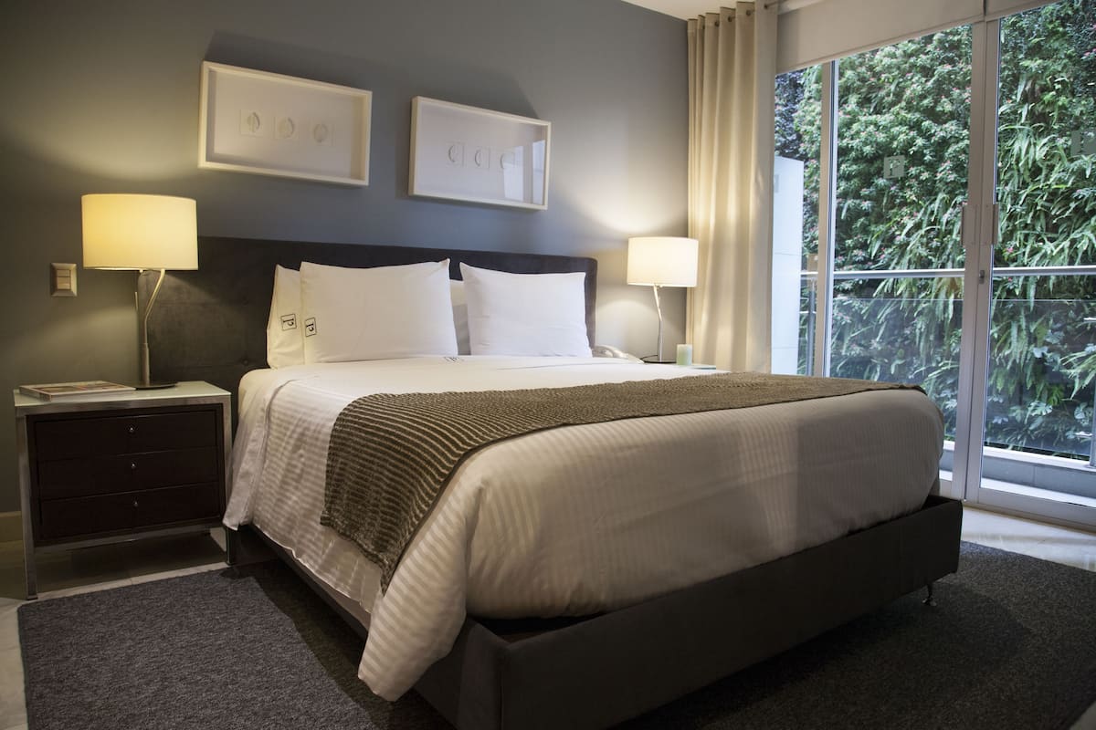 Suite, 2 Schlafzimmer | Hochwertige Bettwaren, Daunenbettdecken, Tempur-Pedic-Betten, Zimmersafe