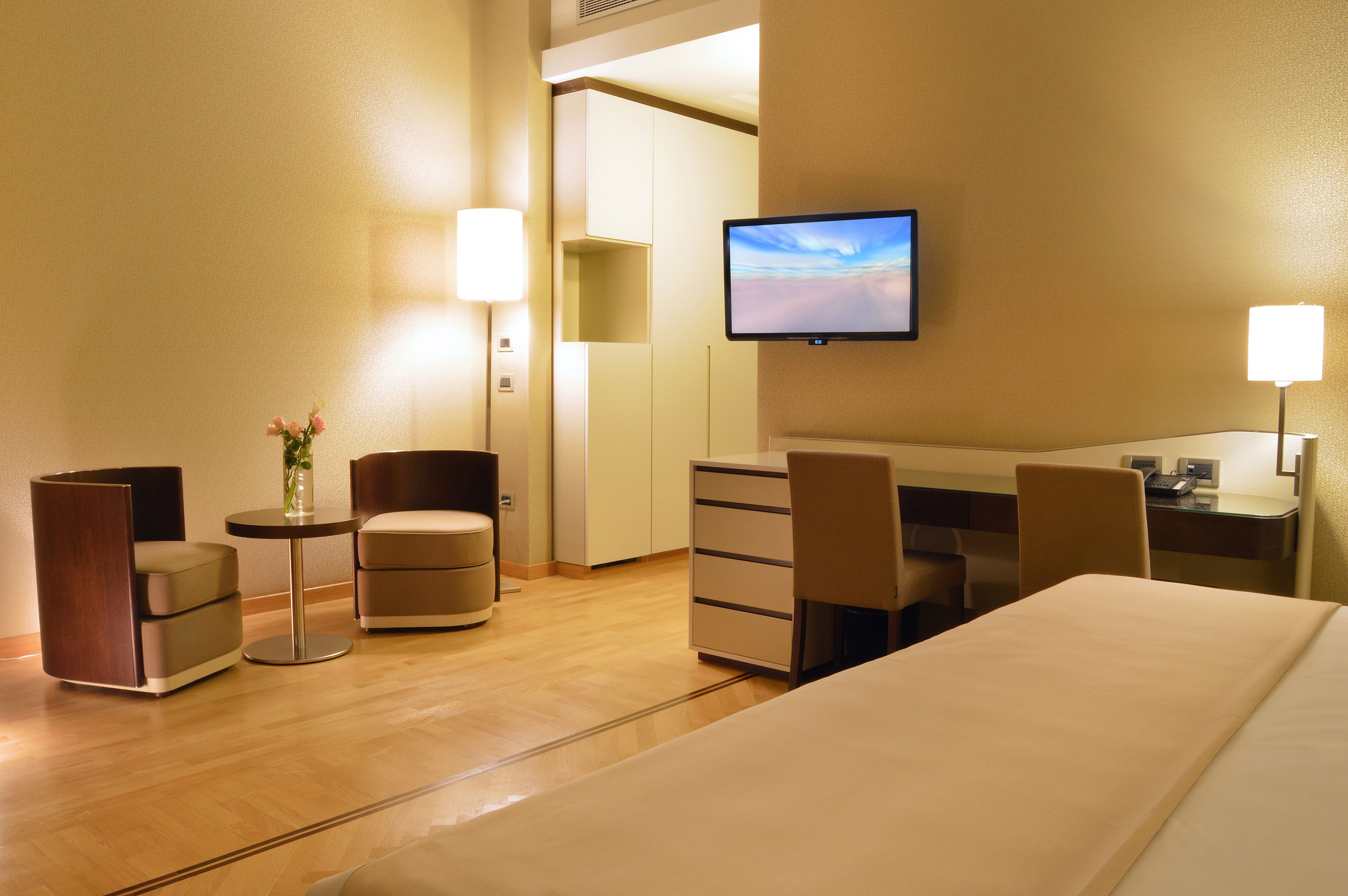 Habitación junior | Ropa de cama de alta calidad y minibar 