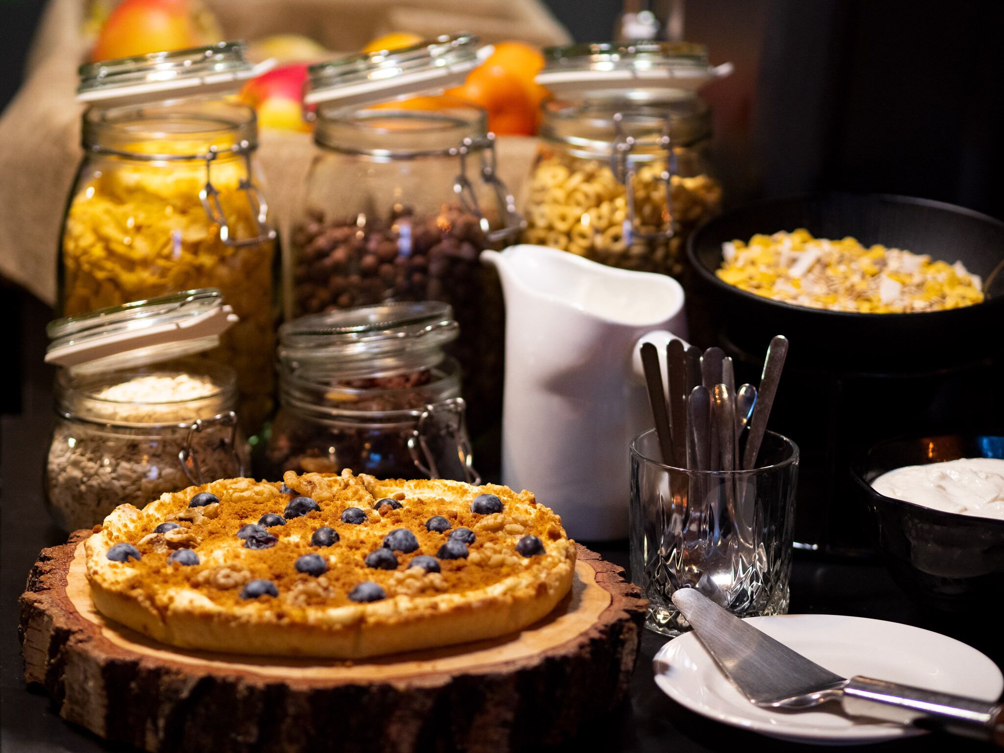 Daily buffet breakfast for a fee