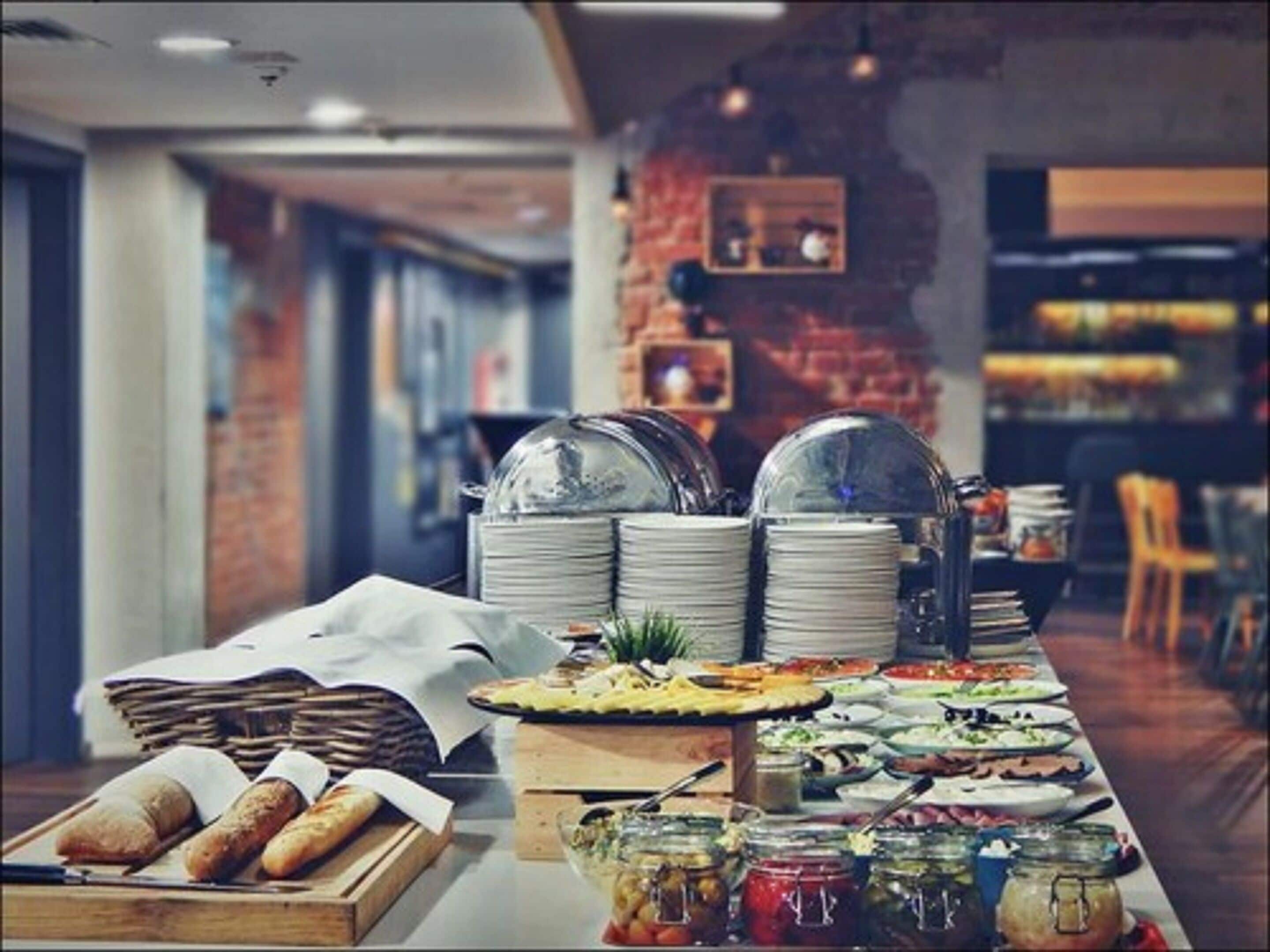 Frokostbuffé hver dag (PLN 60 per person)