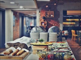 Frukostbuffé varje dag (PLN 60 per person)