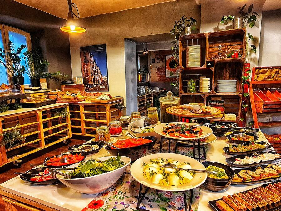 Päivittäinen buffetaamiainen (60 PLN per henkilö)