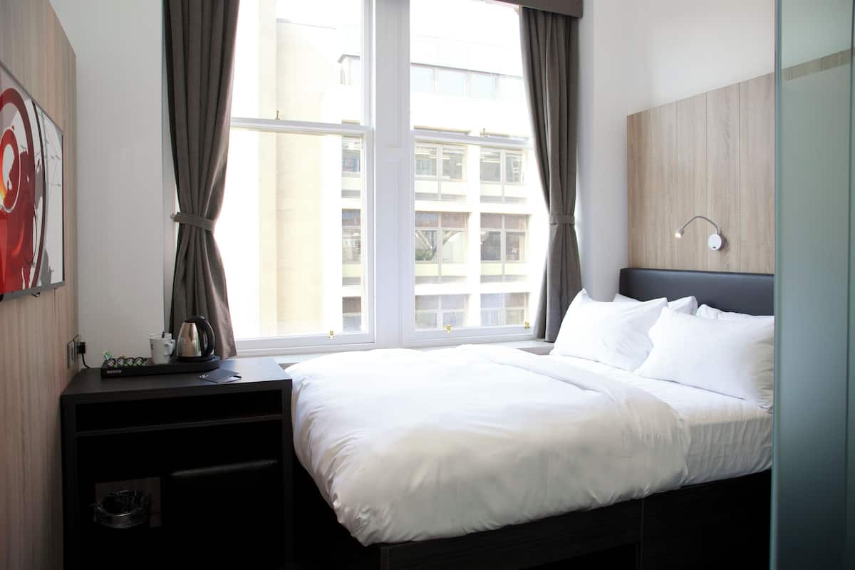 Queen Room | 1 ห้องนอน, ตกแต่งพิเศษโดยเฉพาะ, โต๊ะทำงาน, พื้นที่ทำงานแบบใช้แล็ปท็อป