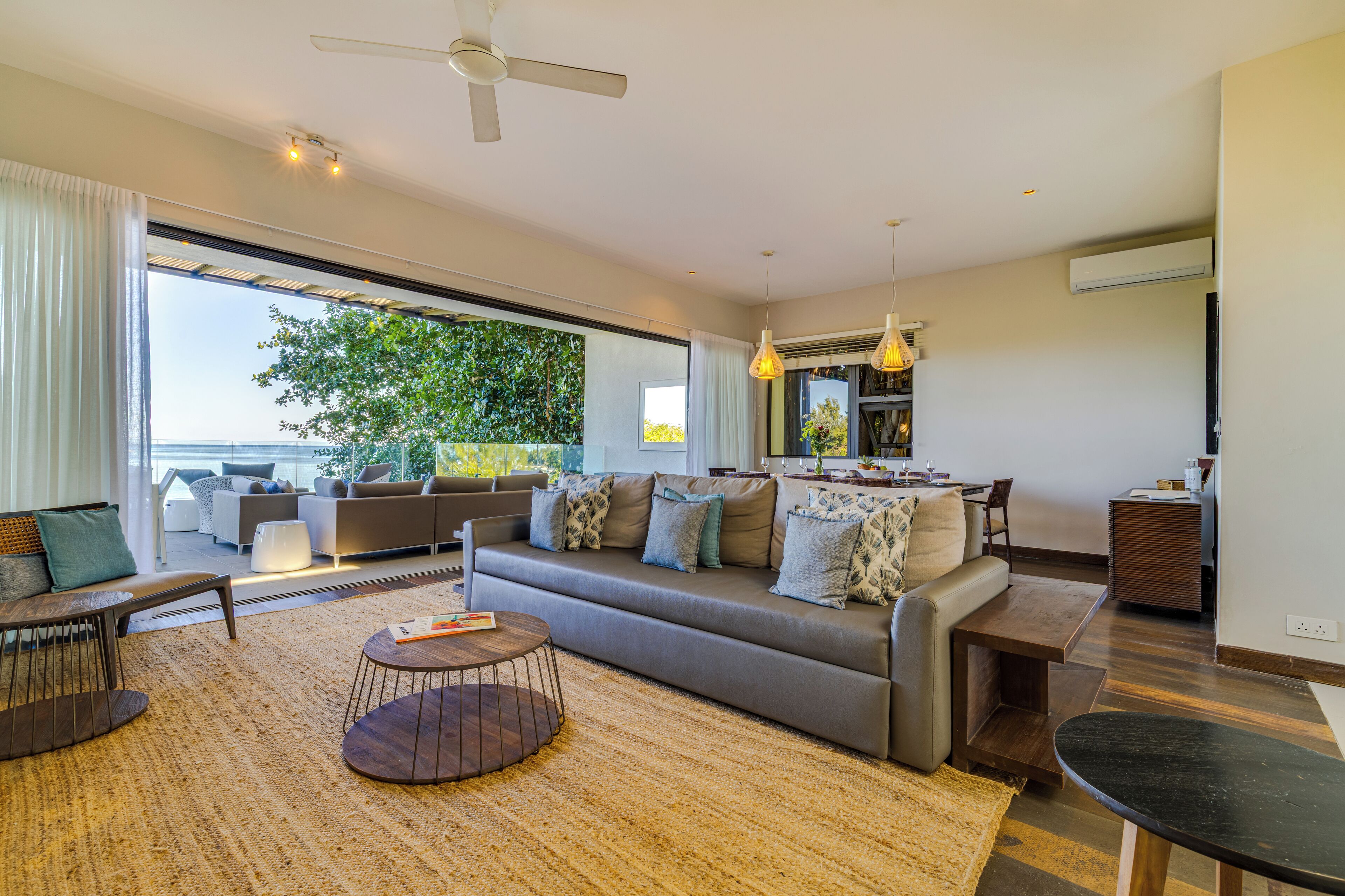 penthouse | living area | led tv, dvd player