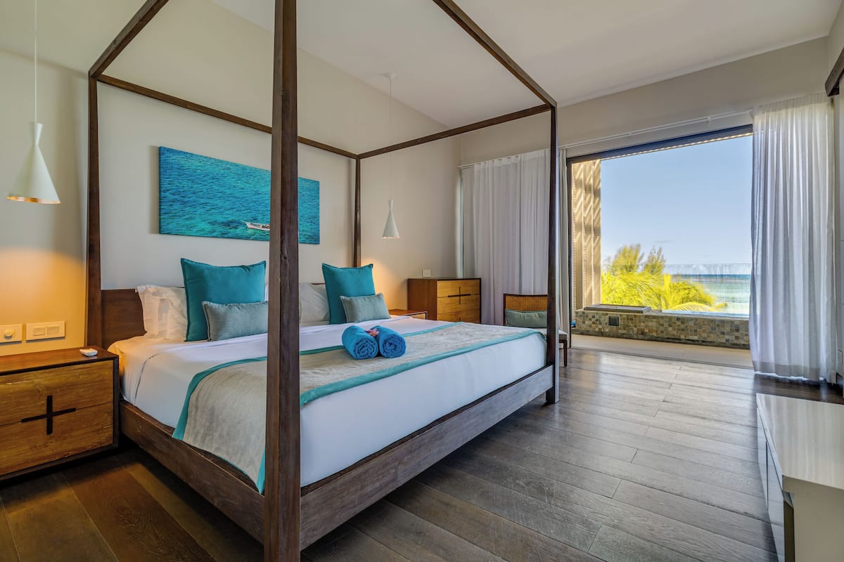 Penthouse | 3 bedrooms, in-room safe, desk, iron/ironing board
