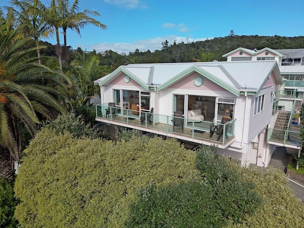 Seaview Spa Studio | Blackout curtains, iron/ironing board, free WiFi, bed sheets - ASURE Admirals View Motel (Paihia)