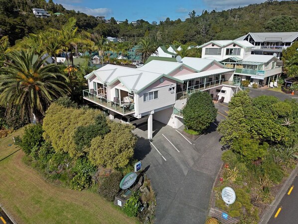 Front of property - ASURE Admirals View Motel (Paihia)