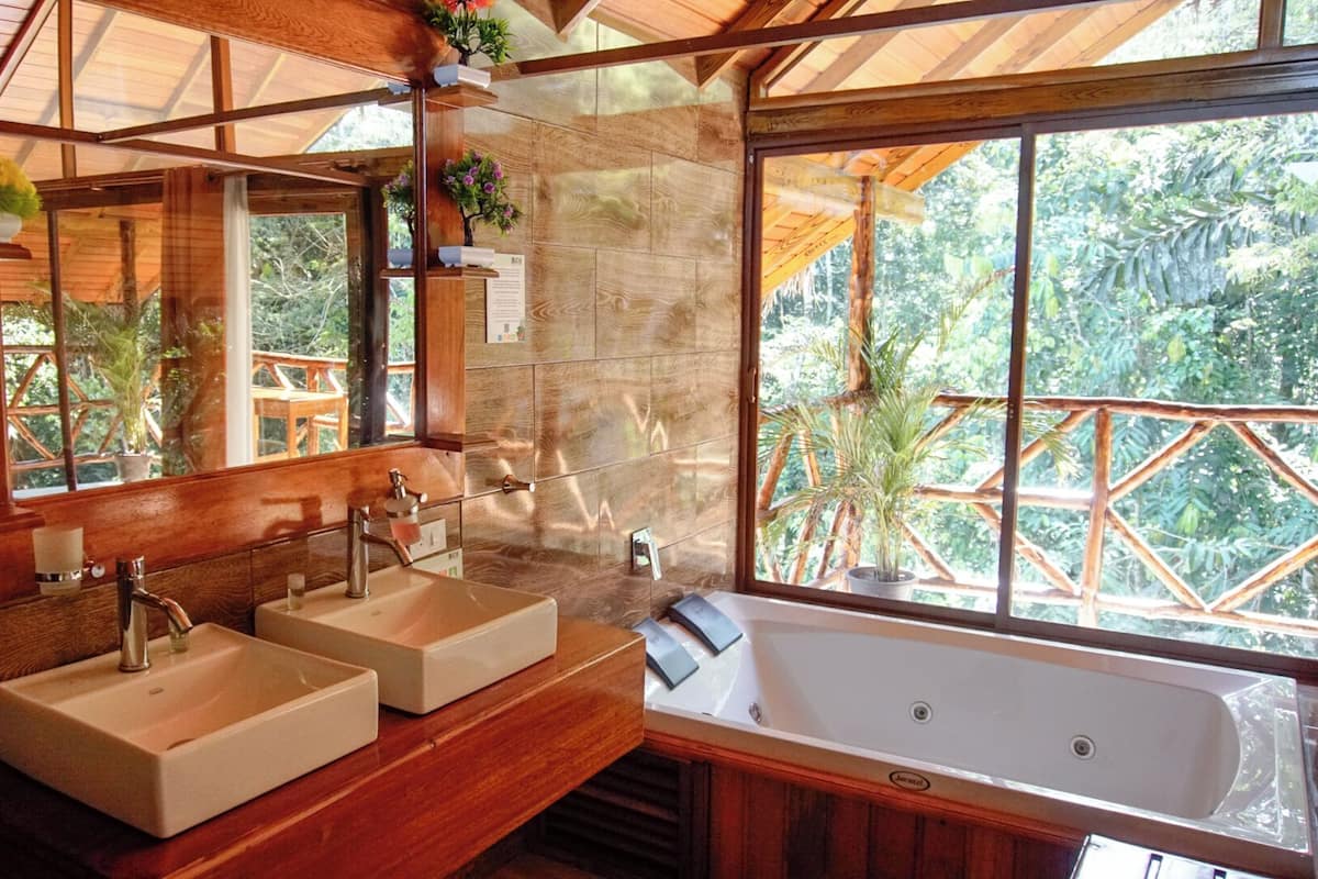 Panoramic Room