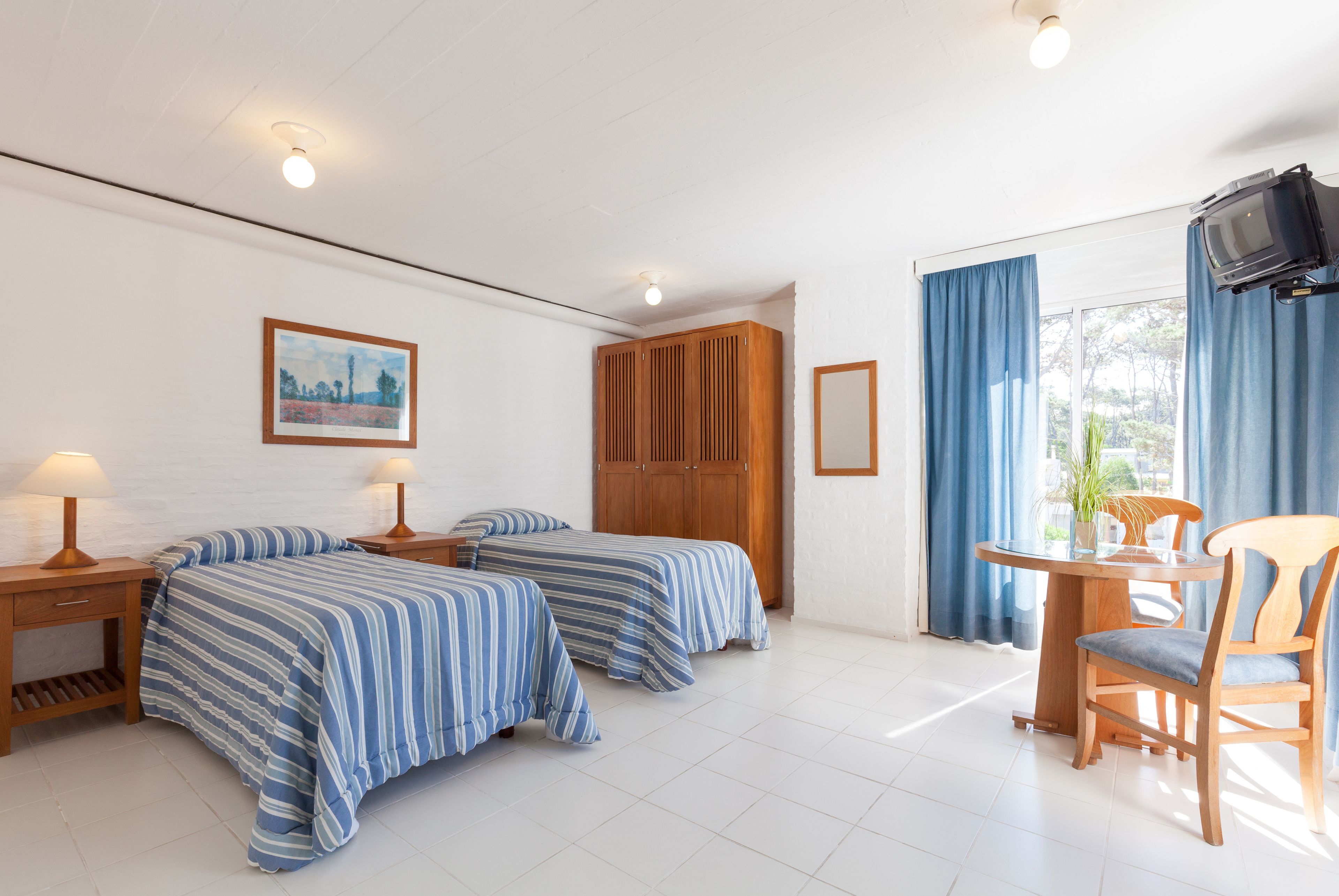 junior studio suite, 1 bedroom (2 people) | premium bedding, down duvets, in-room safe, blackout curtains