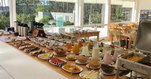 Free daily continental breakfast 