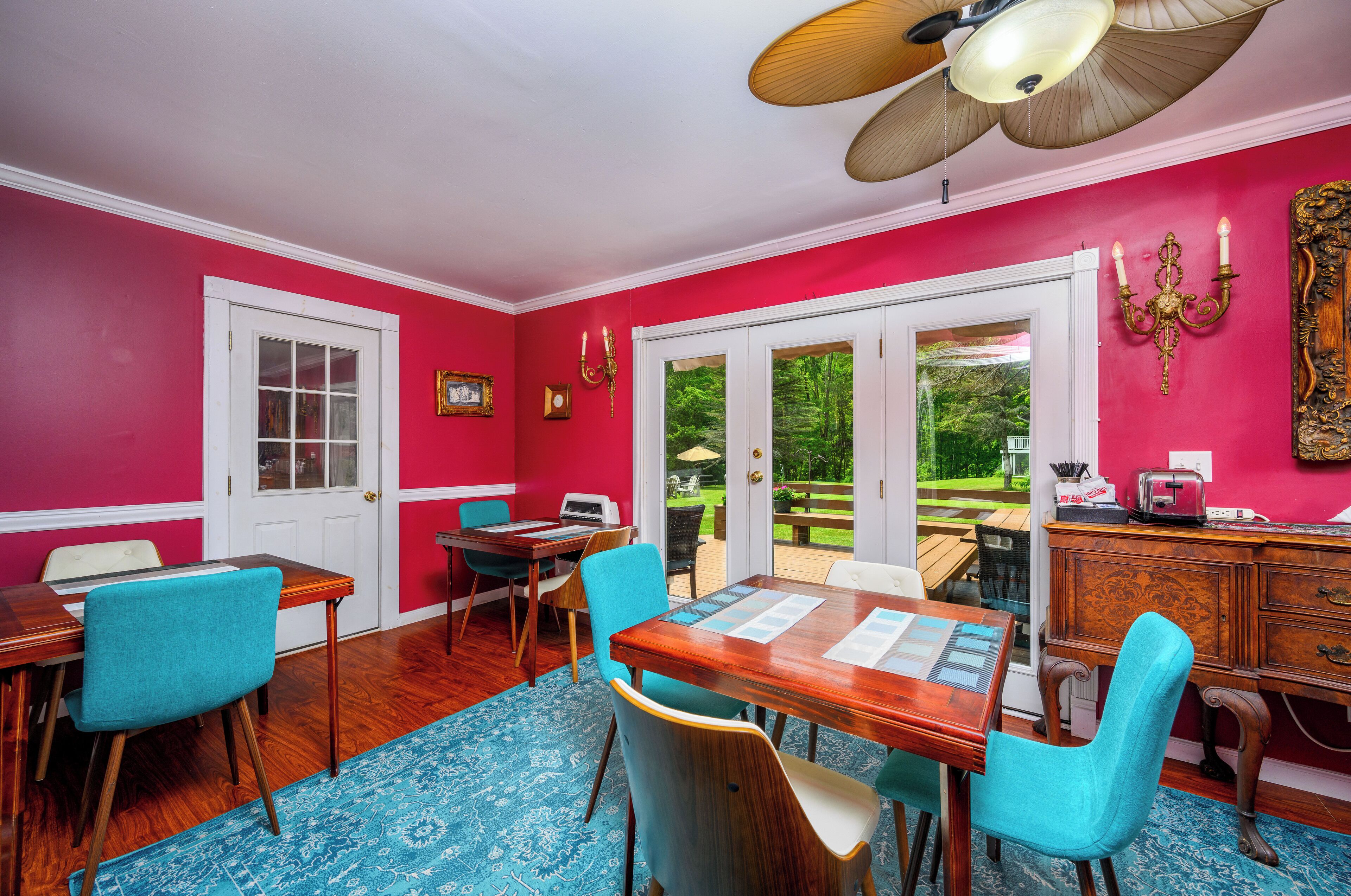 Free daily full breakfast