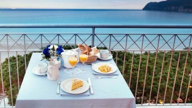 Outdoor dining - Grand Hotel Spiaggia (Alassio)