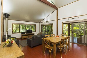 Biệt thự dành cho gia đình, 3 phòng ngủ | Khu vực ăn uống tại phòng