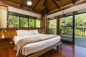 Family Villa, 2 Bedrooms | Soundproofing, iron/ironing board, bed sheets - Rose Gums Wilderness Retreat (Butchers Creek)