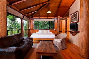 Sistema de insonorización, tabla de planchar con plancha, ropa de cama