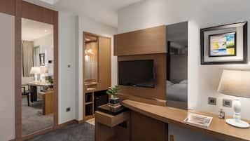 Quarto triplo design, 1 quarto | Roupas de cama premium, edredons de pluma, cofres nos quartos