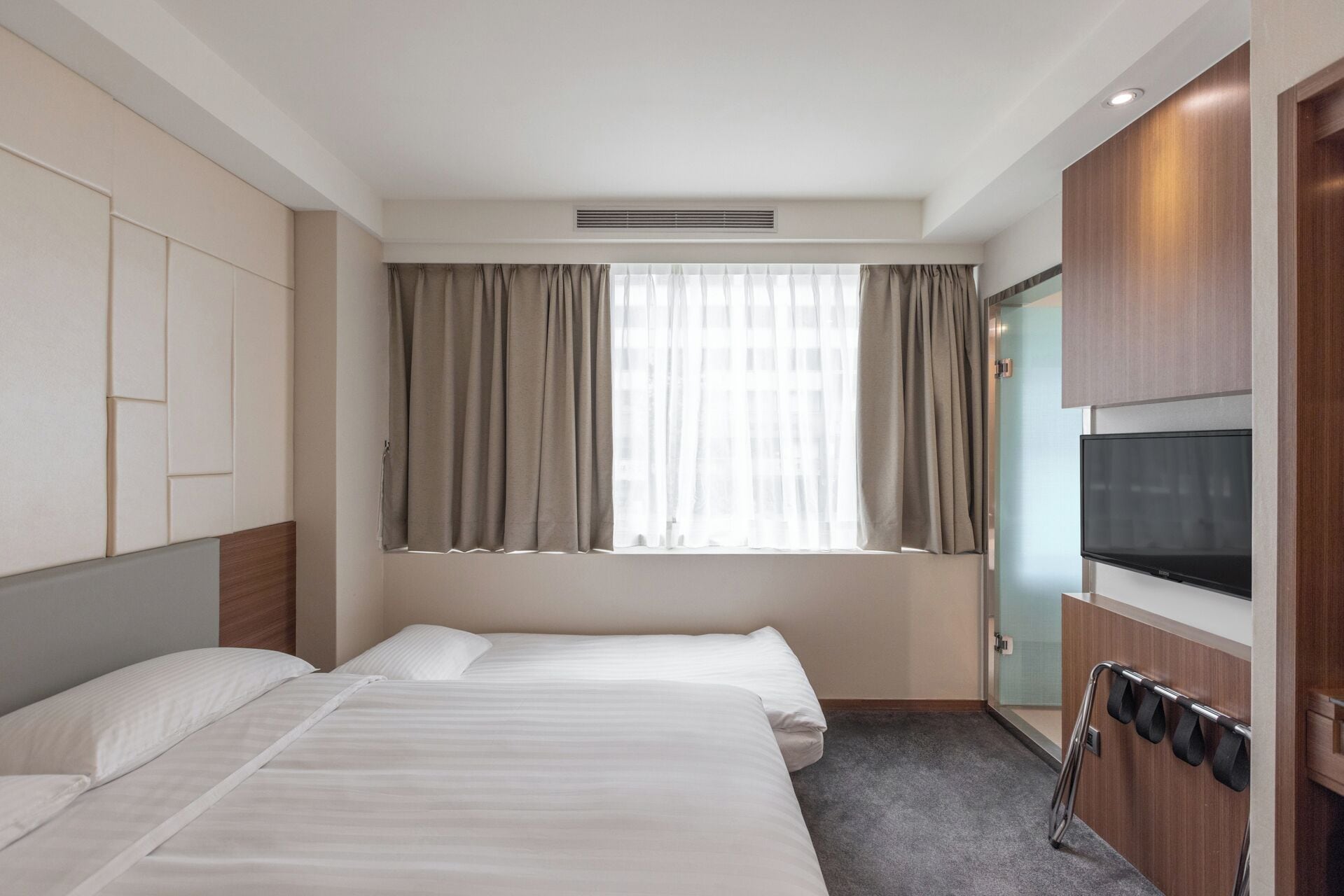 fashion king room with extra bed | premium bedding, down duvets, in-room safe, desk